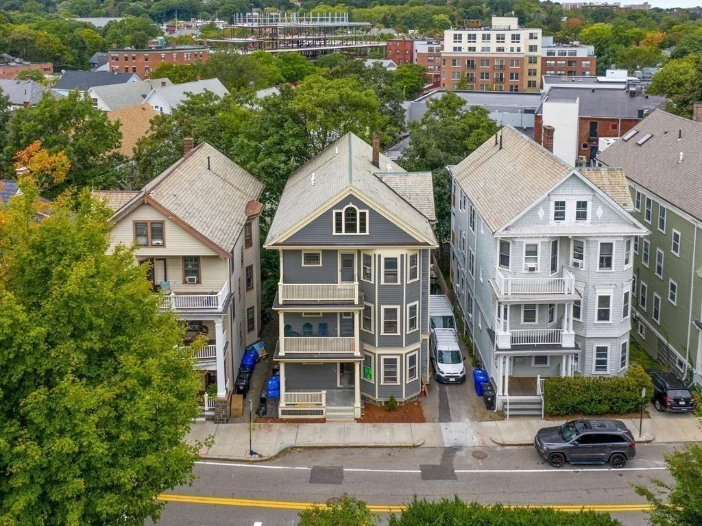 4 bed, 2 bath apartment for rent at 261 Walnut St Unit 2, Brookline Village