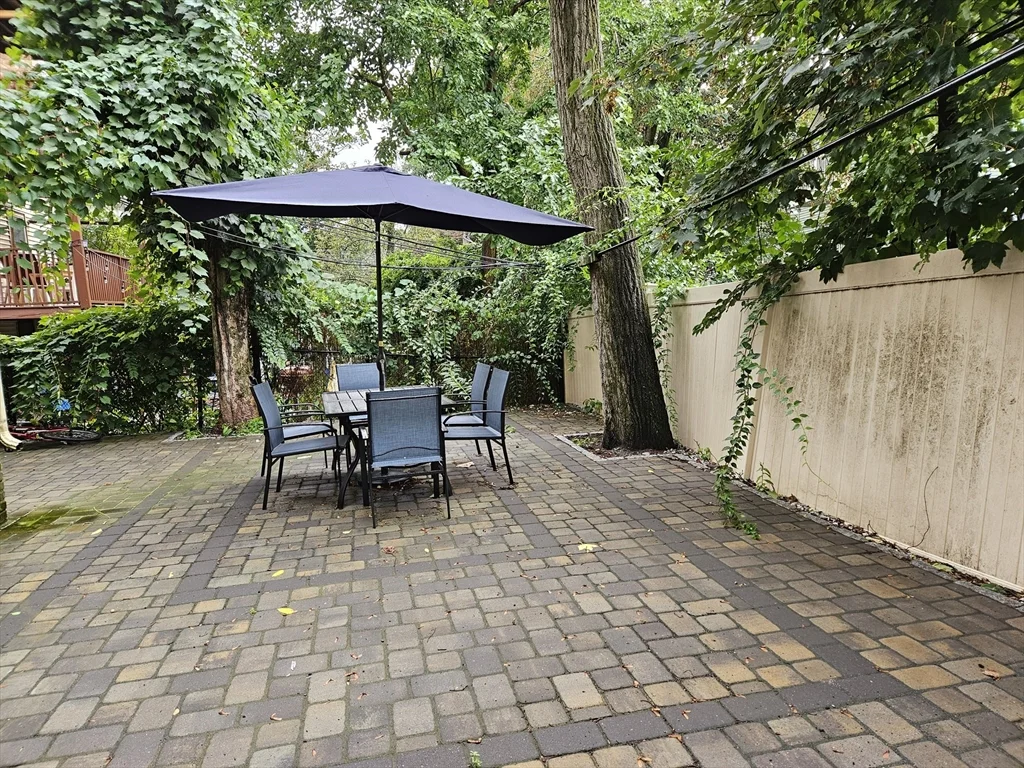 4 bed, 2 bath apartment for rent at 261 Walnut St Unit 3, High Street Hill — photo 14 of 14