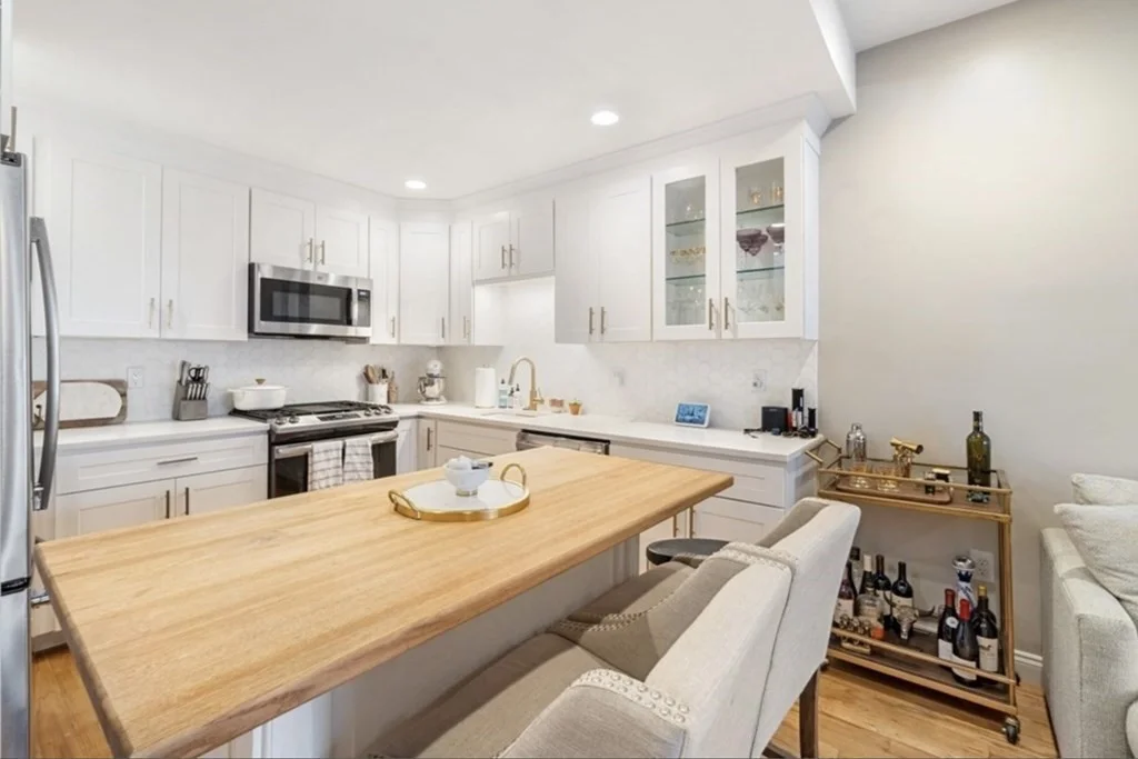 2 bed, 2 bath apartment for rent at 261 West 2nd St Unit 1, South Boston — photo 5 of 16