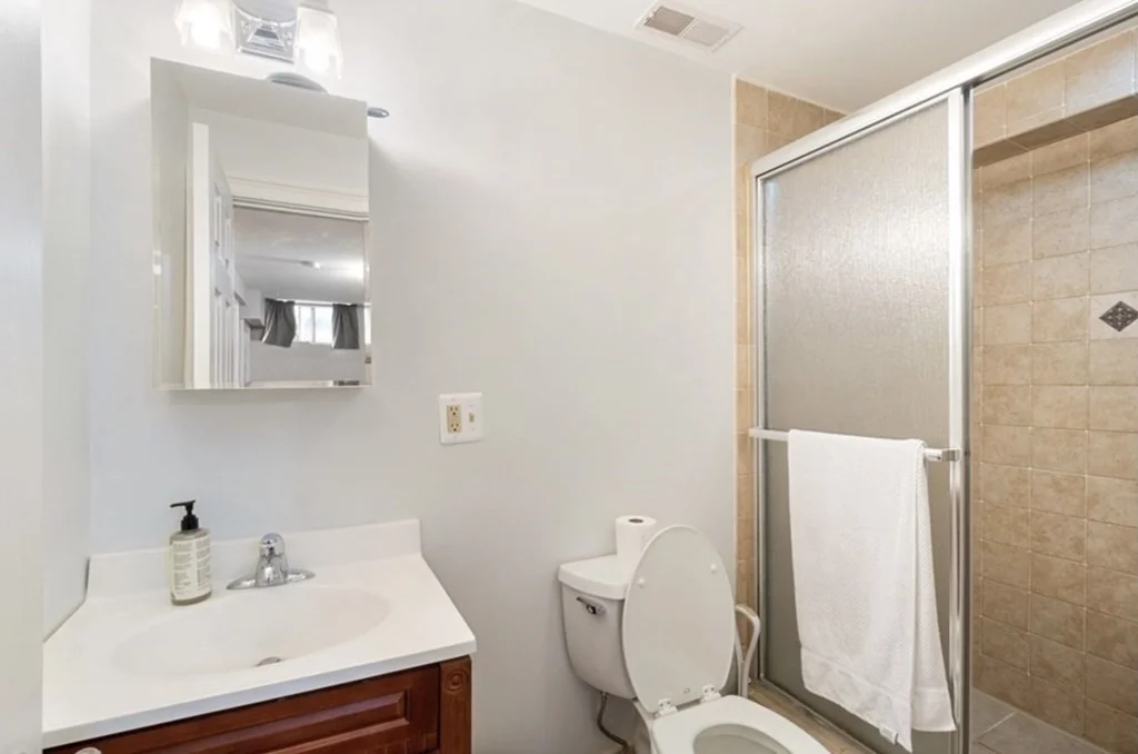 2 bed, 2 bath apartment for rent at 261 West 2nd St Unit 1, South Boston — photo 12 of 16