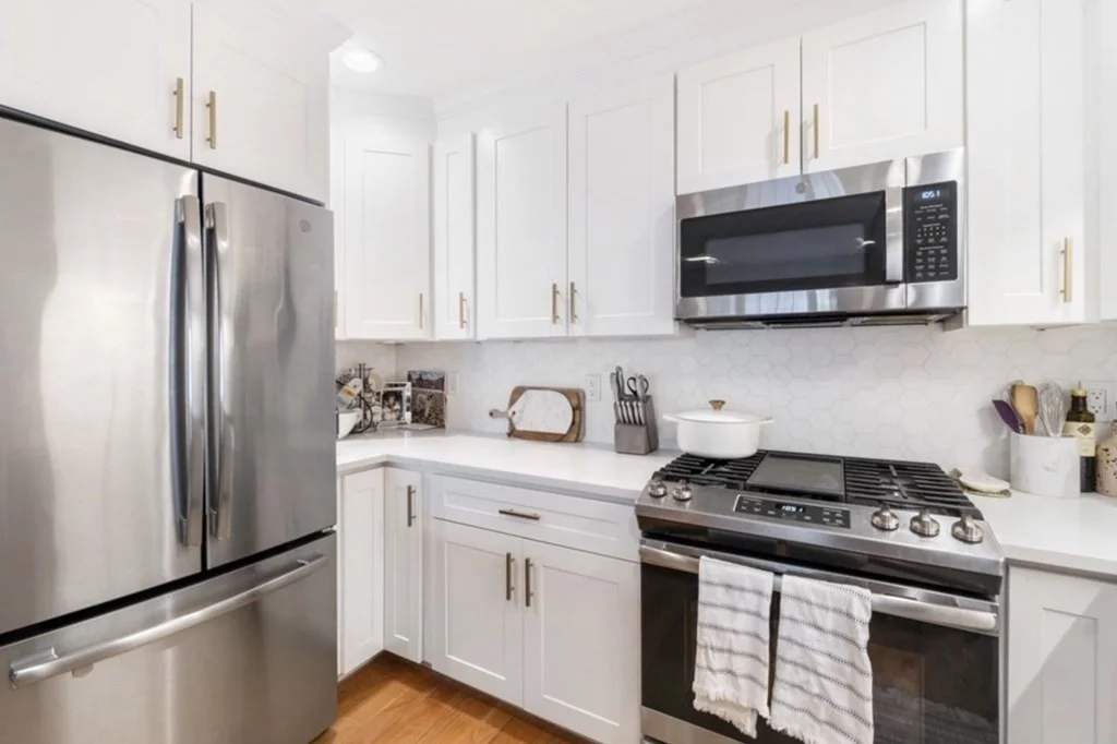 2 bed, 2 bath apartment for rent at 261 West 2nd St Unit 1, South Boston — photo 6 of 16