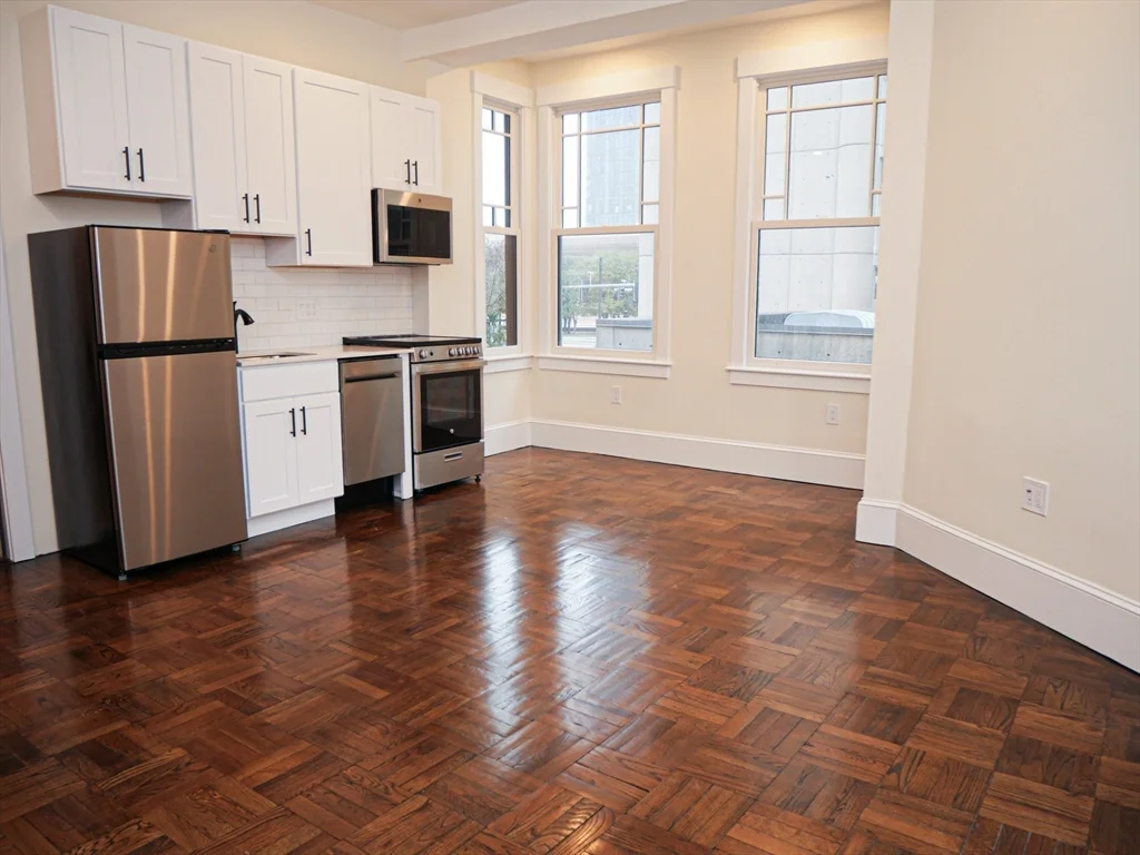 Studio bed, 1 bath apartment for rent at 261 W Newton Unit 2-001B, Back Bay — photo 5 of 6