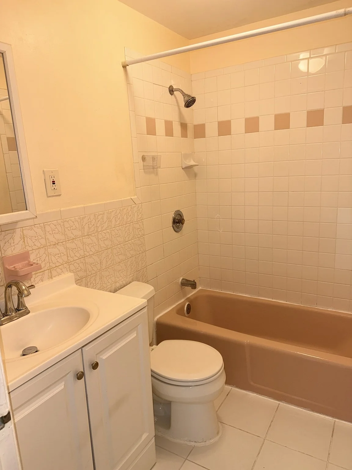 2 bed, 1 bath apartment for rent at 262 E Haverhill St Unit 2, Lawrence — photo 9 of 9