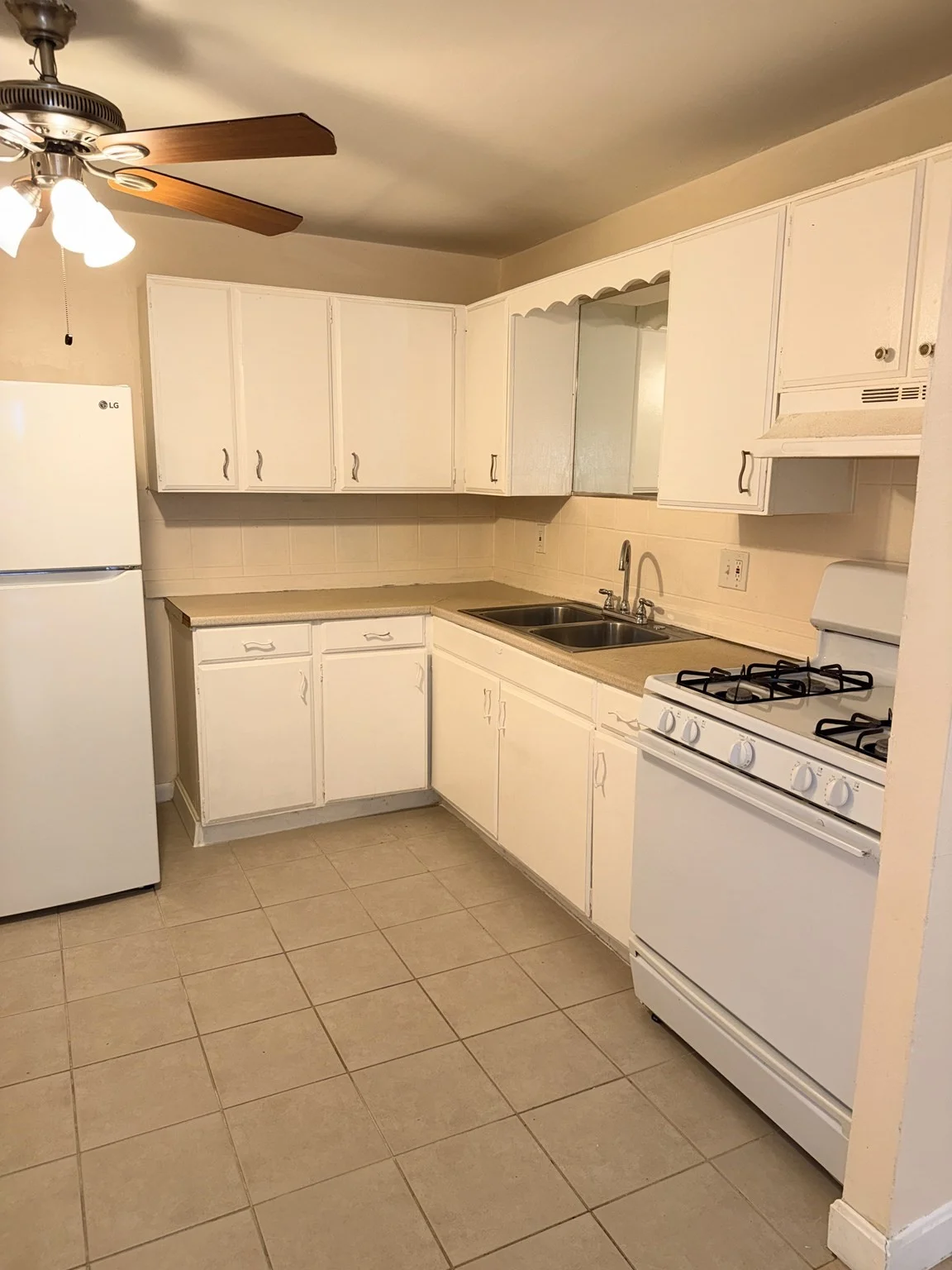 2 bed, 1 bath apartment for rent at 262 E Haverhill St Unit 2, Lawrence — photo 5 of 9