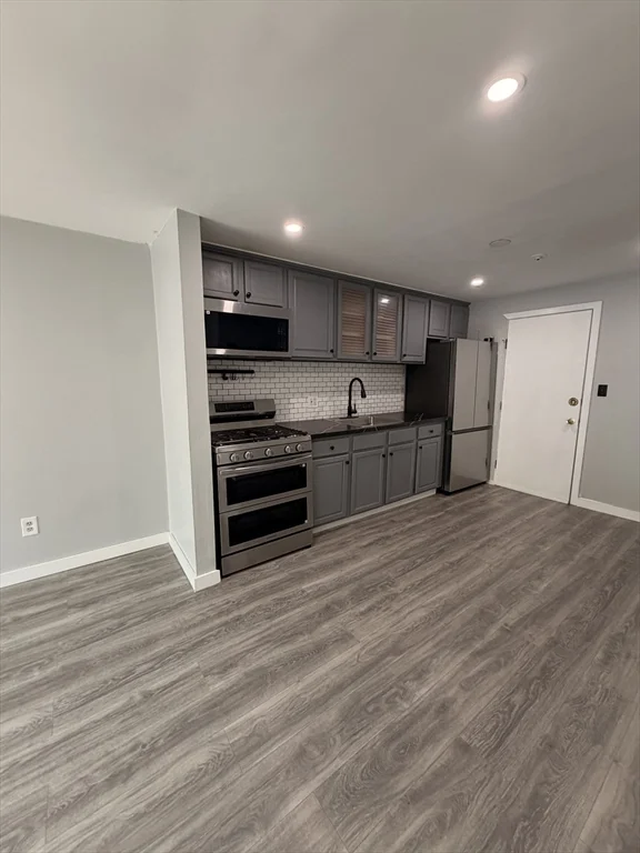 1 bed, 1 bath apartment for rent at 262 E Haverhill St Unit 21, Lawrence
