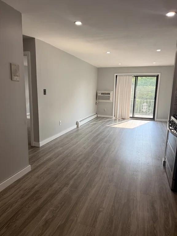 1 bed, 1 bath apartment for rent at 262 E Haverhill St Unit 21, Lawrence — photo 3 of 13