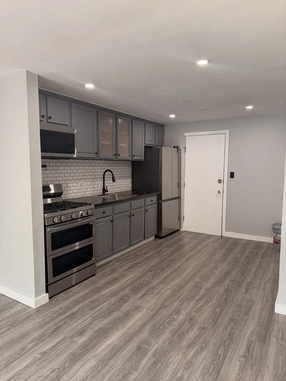 1 bed, 1 bath apartment for rent at 262 E Haverhill St Unit 21, Lawrence — photo 2 of 13