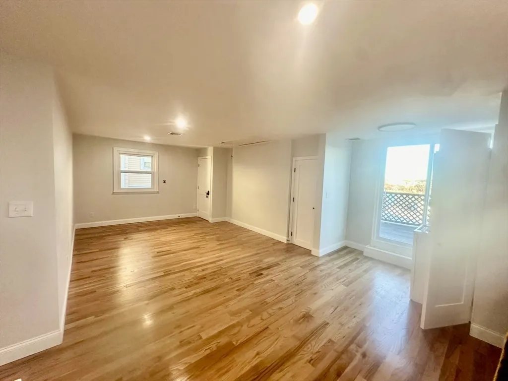 3 bed, 1 bath apartment for rent at 262 East Eagle Unit 2, East Boston — photo 5 of 7