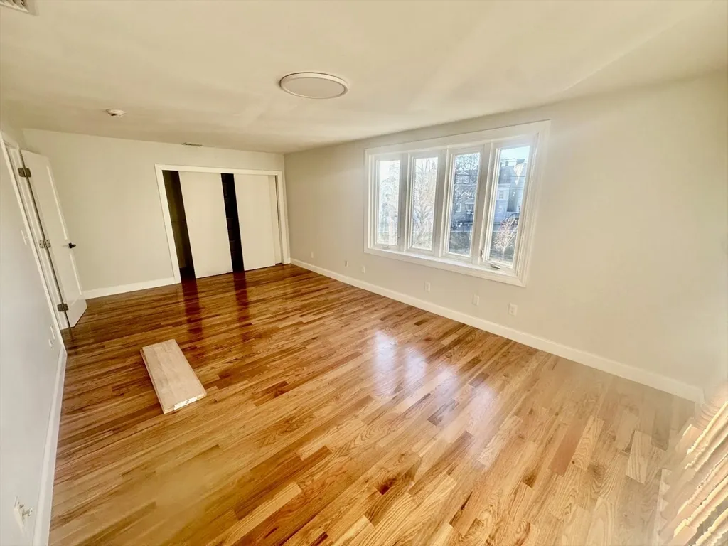 3 bed, 1 bath apartment for rent at 262 East Eagle Unit 2, East Boston — photo 6 of 7