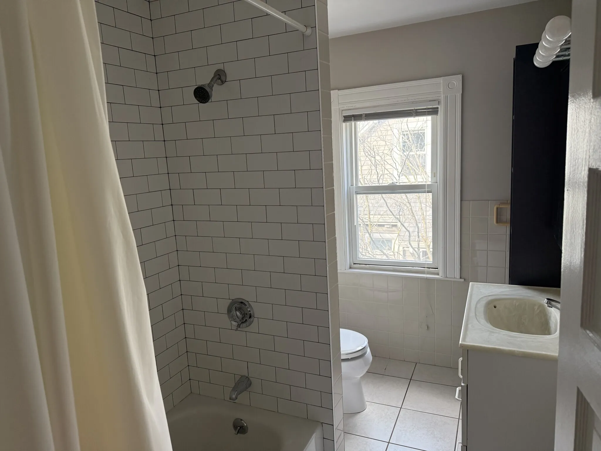 2 bed, 1 bath apartment for rent at 262 Lake Ave Unit 3, Newton Highlands — photo 7 of 16