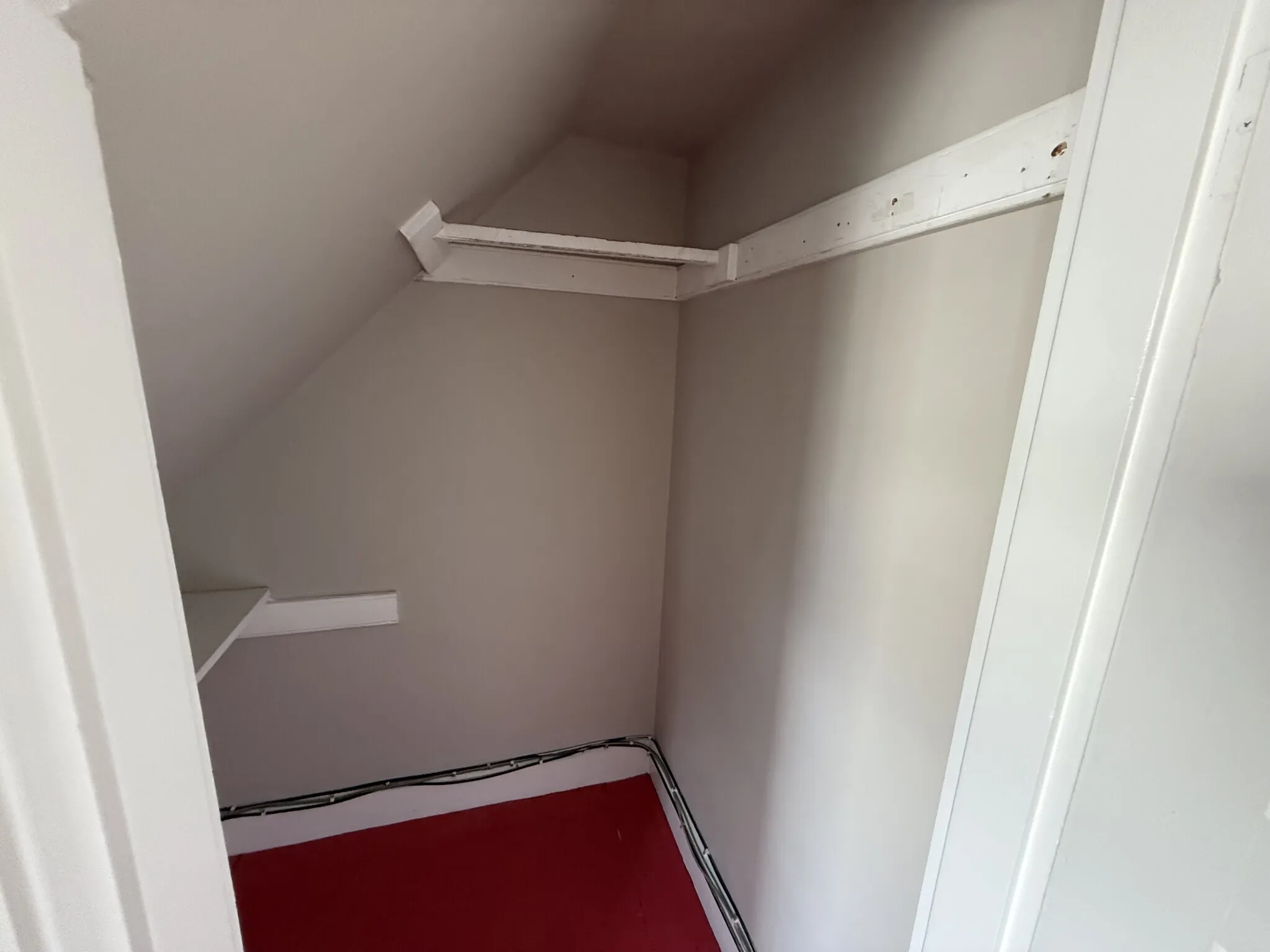 2 bed, 1 bath apartment for rent at 262 Lake Ave Unit 3, Newton Highlands — photo 4 of 16