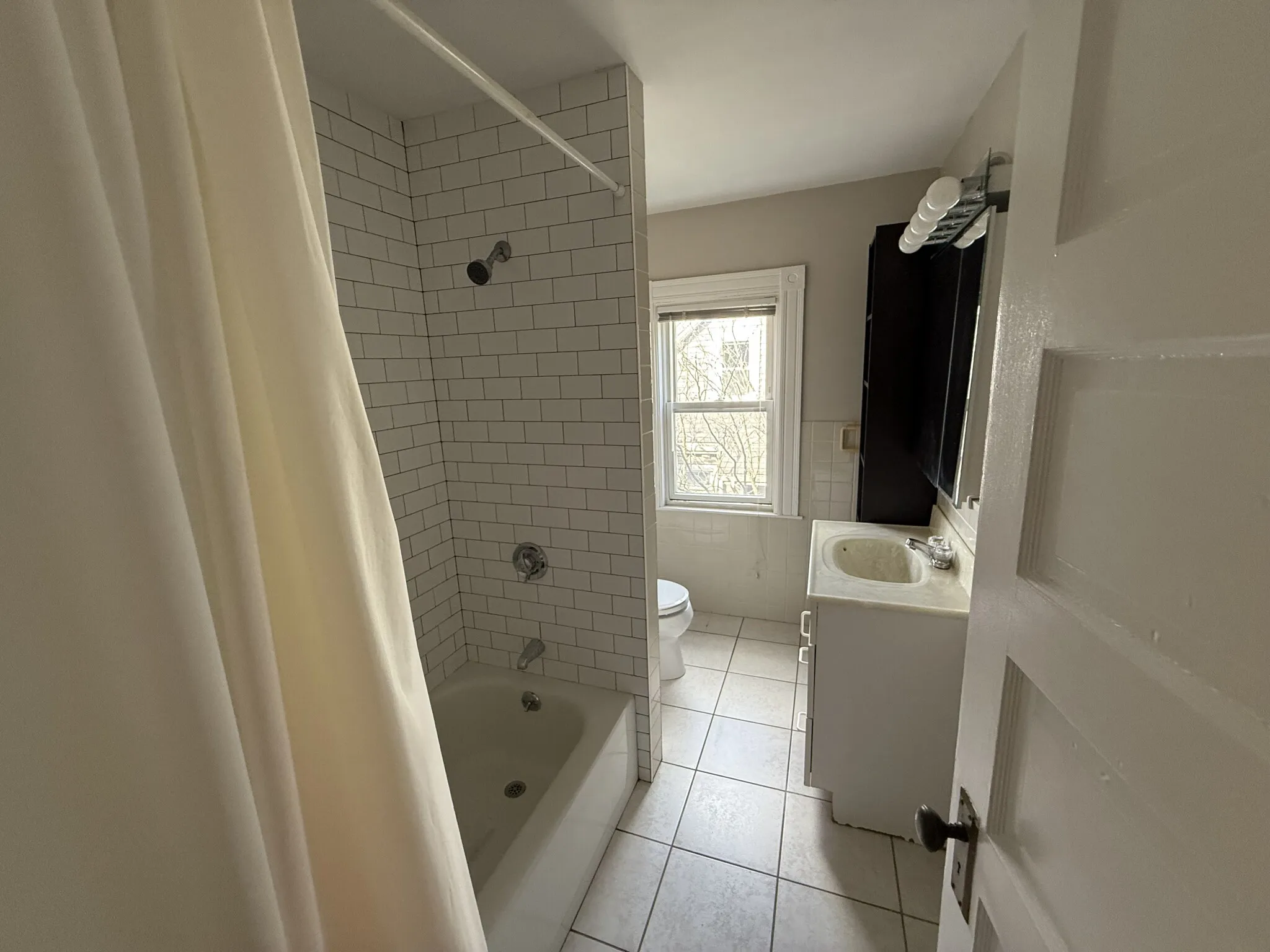 2 bed, 1 bath apartment for rent at 262 Lake Ave Unit 3, Newton Highlands — photo 13 of 16