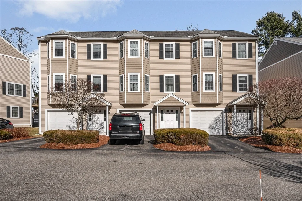 2 bed, 2 bath apartment for rent at 262 Littleton Rd Unit 14, Chelmsford