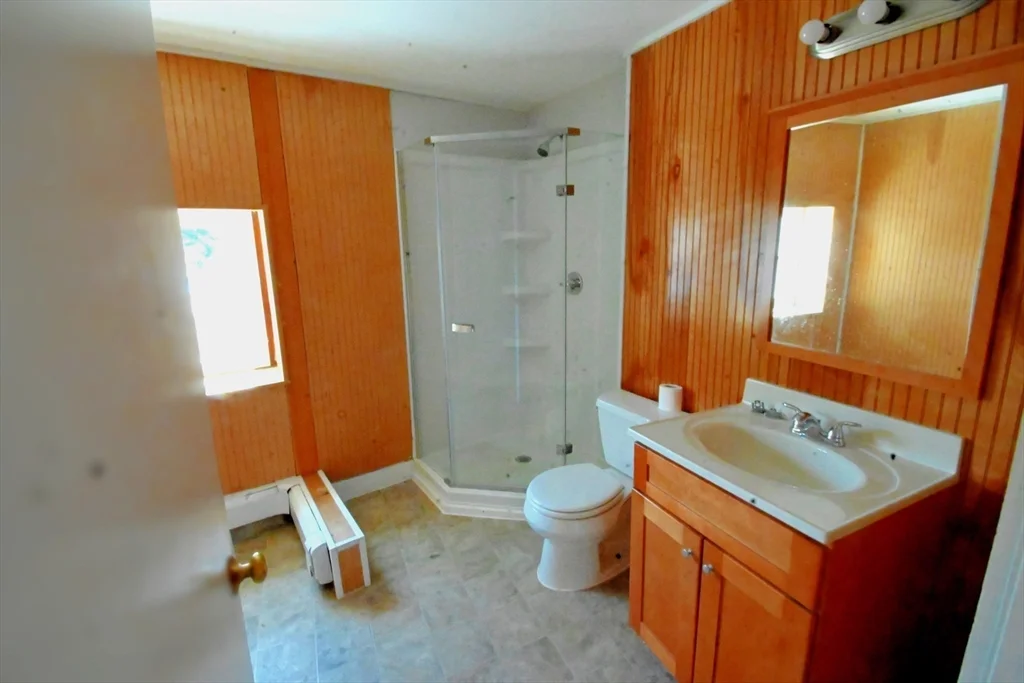 1 bed, 1 bath apartment for rent at 262 Main St Unit 3, Gloucester — photo 3 of 5