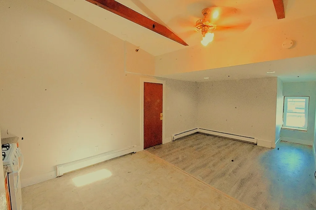 1 bed, 1 bath apartment for rent at 262 Main St Unit 3, Gloucester — photo 2 of 5
