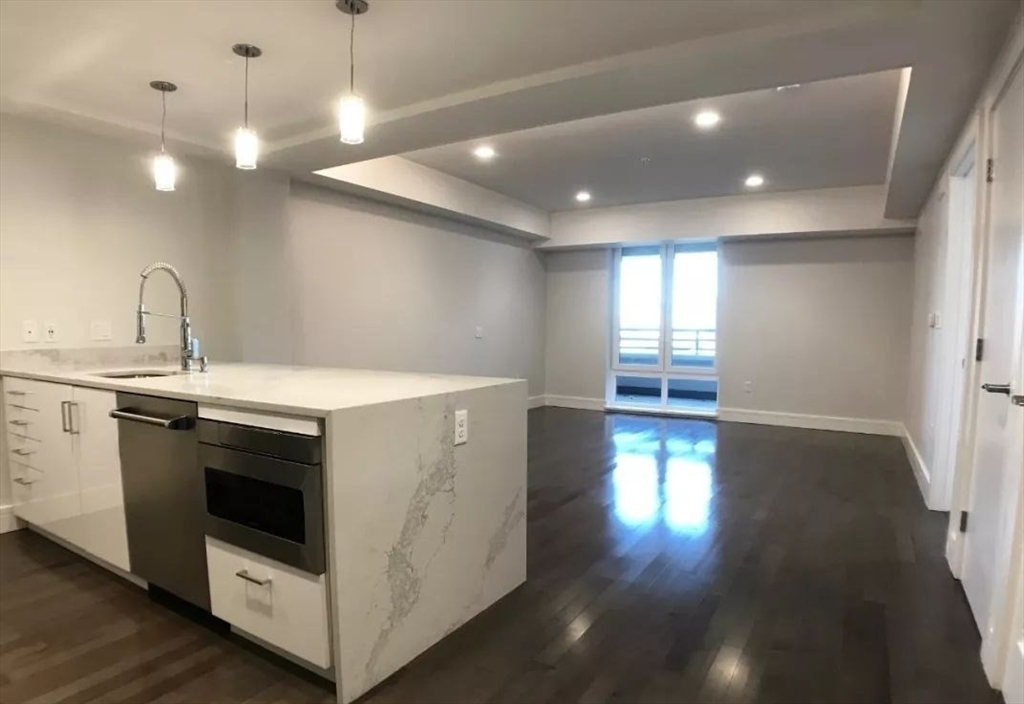 1 bed, 1 bath apartment for rent at 262 Monsignor O'brien Highway Unit 305, East Cambridge — photo 3 of 12