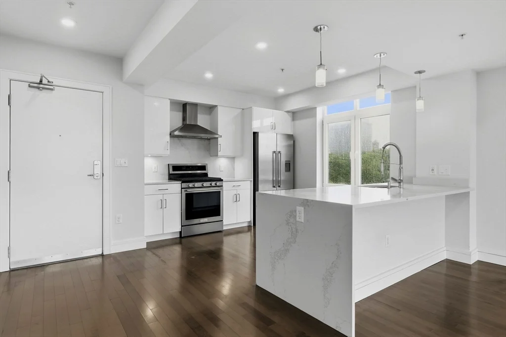 1 bed, 1 bath apartment for rent at 262 Monsignor O'brien Highway Unit 605, East Cambridge