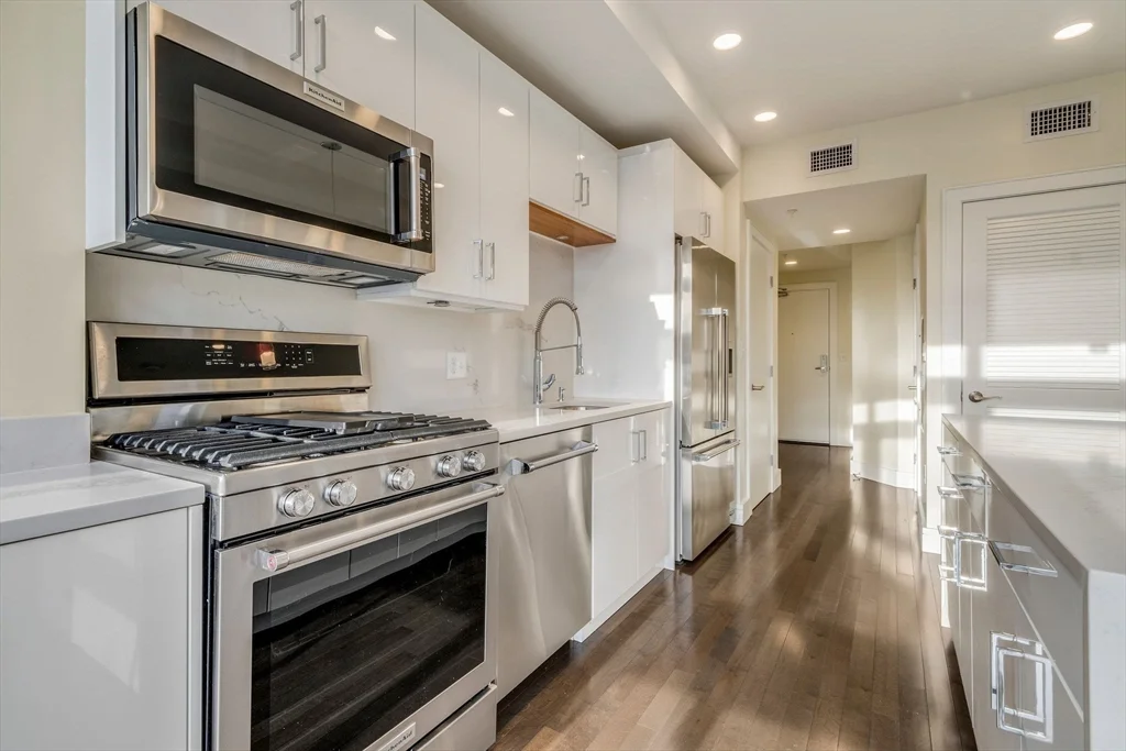 2 bed, 1 bath apartment for rent at 262 Monsignor O'Brien Hwy Unit 308, East Cambridge — photo 2 of 16