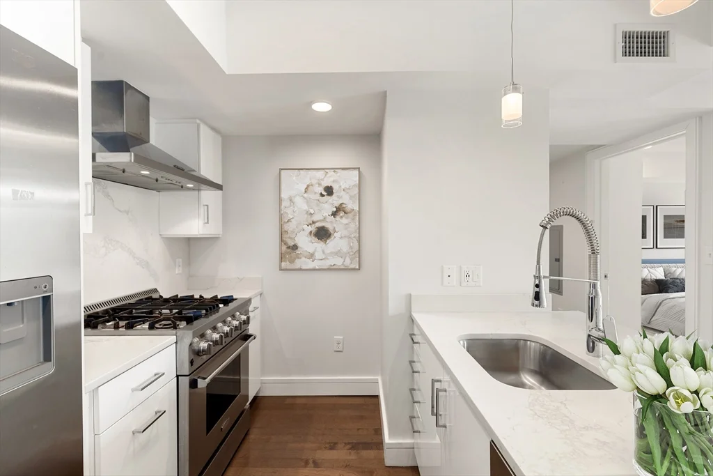 2 bed, 2 bath apartment for rent at 262 Monsignor Obrien Hwy Unit 405, East Cambridge — photo 5 of 14