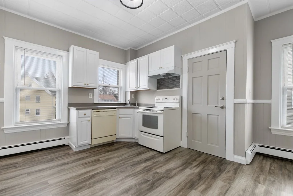 2 bed, 1 bath apartment for rent at 262 Moraine Unit 2, Brockton — photo 2 of 18