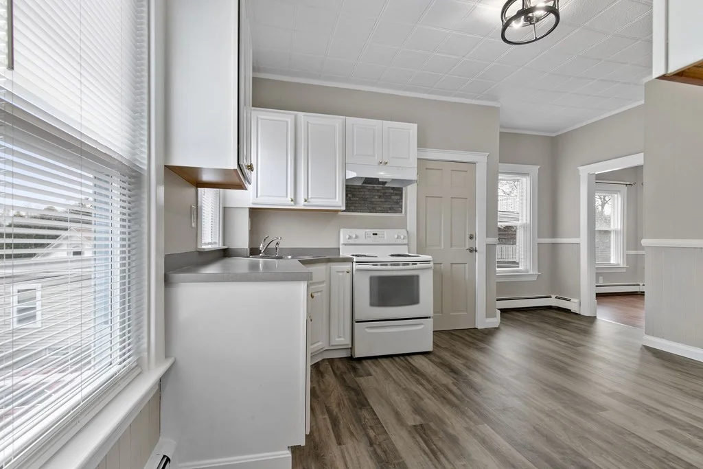 2 bed, 1 bath apartment for rent at 262 Moraine Unit 2, Brockton — photo 4 of 18