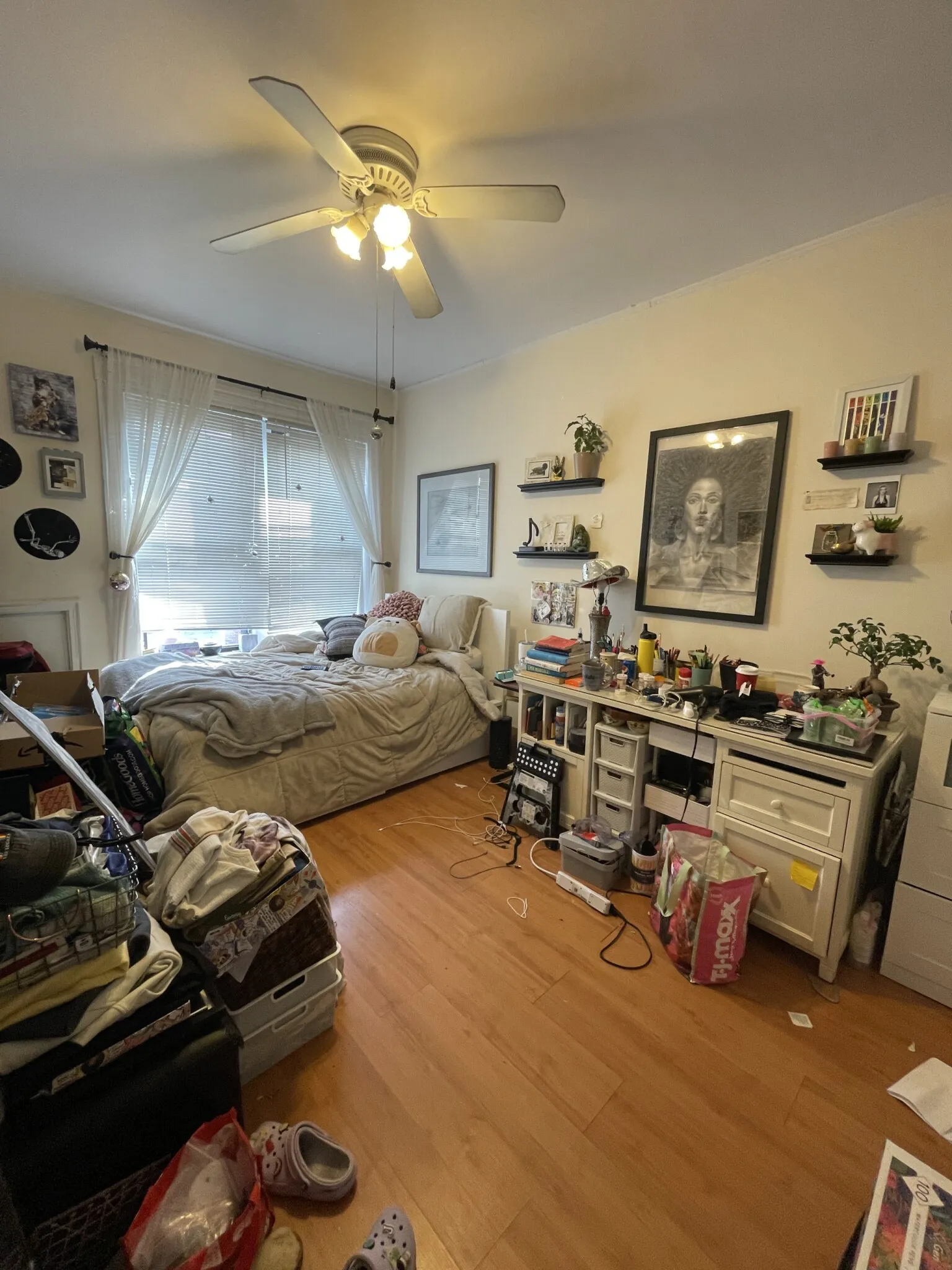 3 bed, 1 bath apartment for rent at 262 Shawmut Ave Unit 3, Shawmut — photo 3 of 6