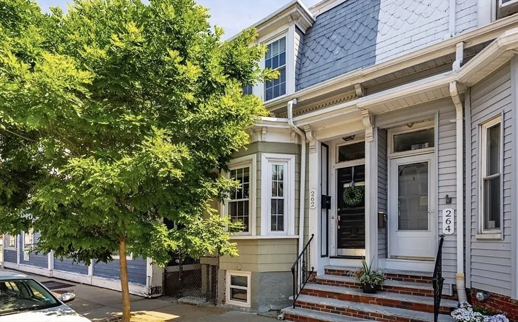 3 bed, 1 bath apartment for rent at 262 W 5th St, South Boston — photo 10 of 11