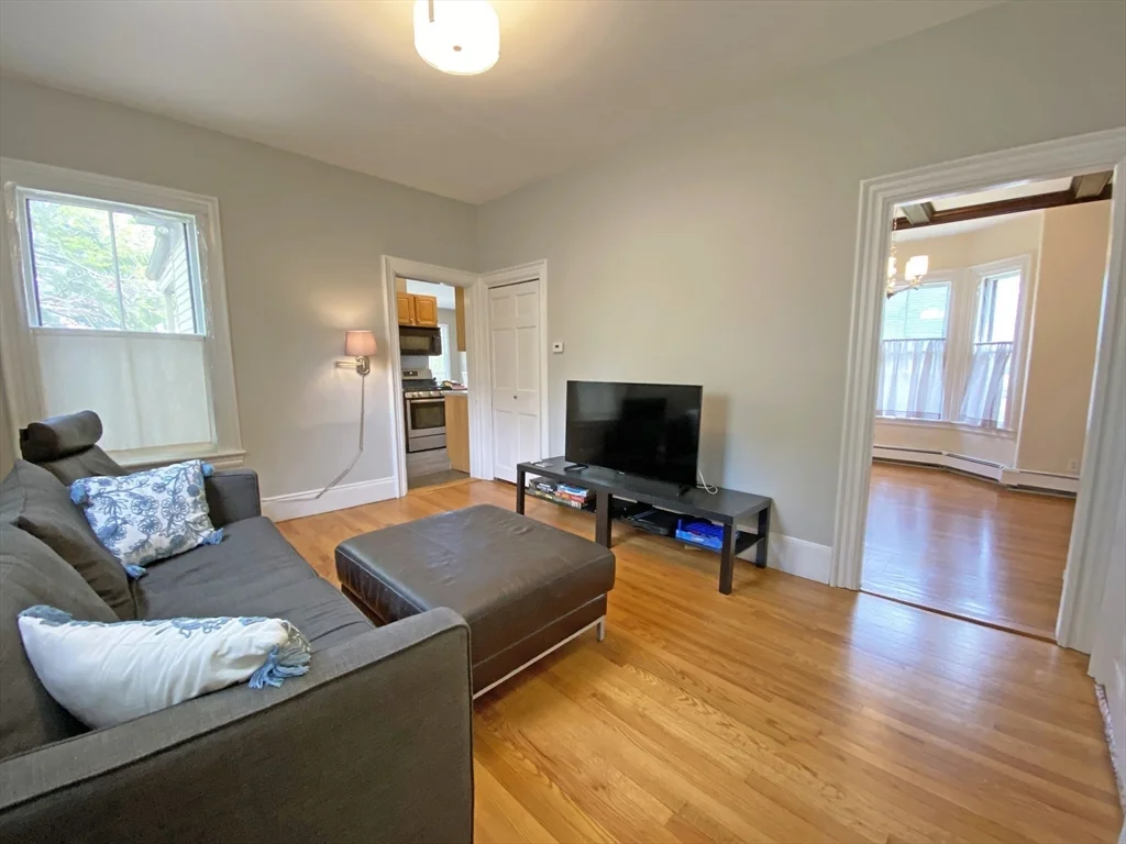 4 bed, 2 bath apartment for rent at 263 Auburndale Ave, Auburndale — photo 8 of 22