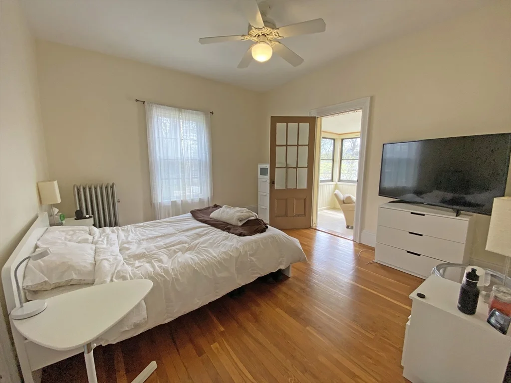 4 bed, 2 bath apartment for rent at 263 Auburndale Ave, Auburndale — photo 14 of 22