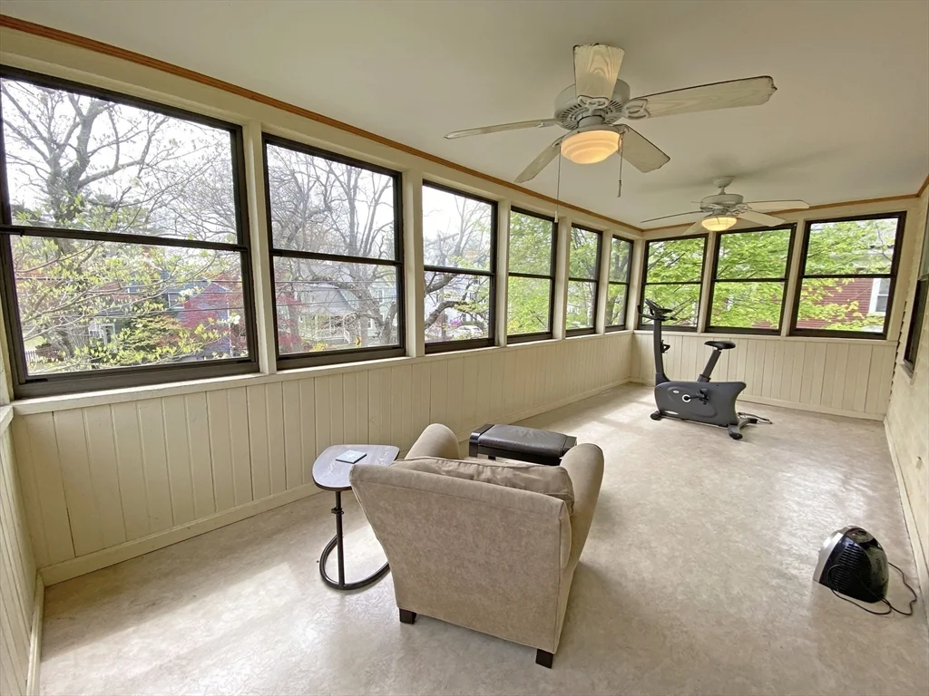 4 bed, 2 bath apartment for rent at 263 Auburndale Ave, Auburndale — photo 2 of 22