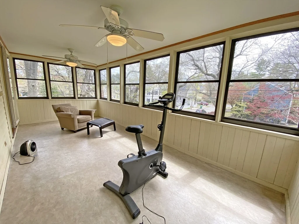 4 bed, 2 bath apartment for rent at 263 Auburndale Ave, Auburndale — photo 1 of 22