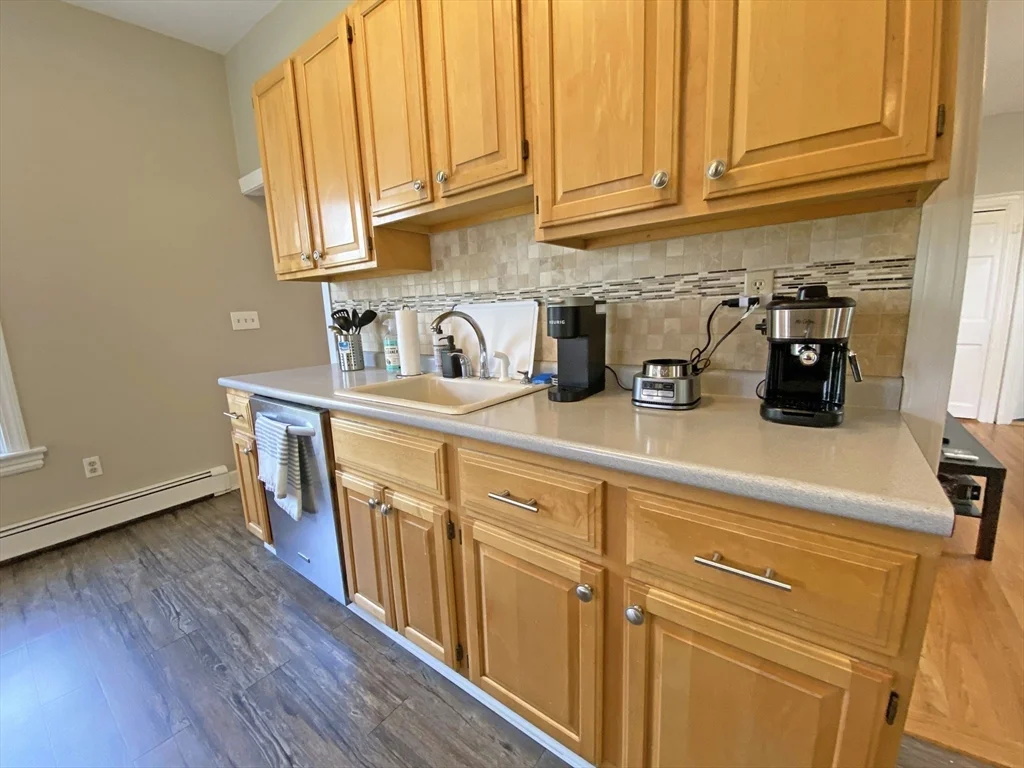 4 bed, 2 bath apartment for rent at 263 Auburndale Ave, Auburndale — photo 6 of 22