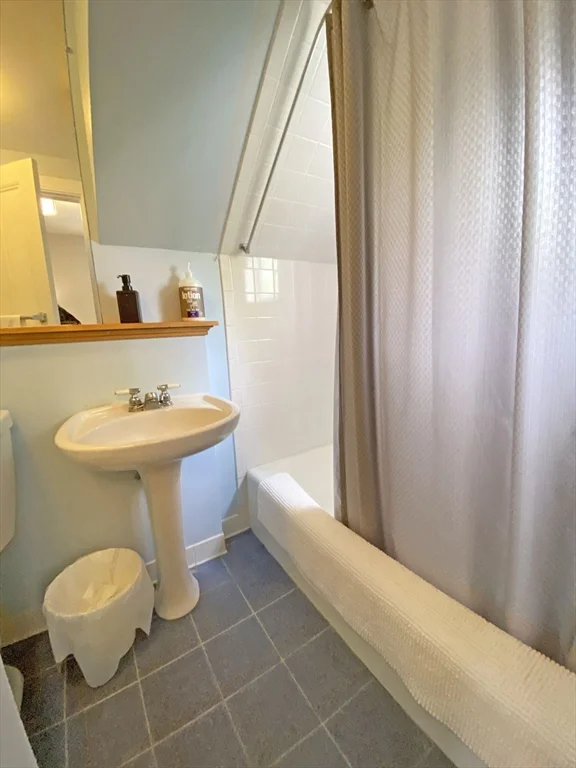 4 bed, 2 bath apartment for rent at 263 Auburndale Ave, Auburndale — photo 13 of 22
