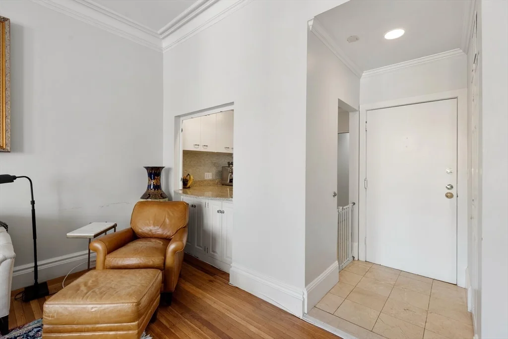 2 bed, 1 bath apartment for rent at 263 Beacon St Unit 3, Back Bay — photo 8 of 23