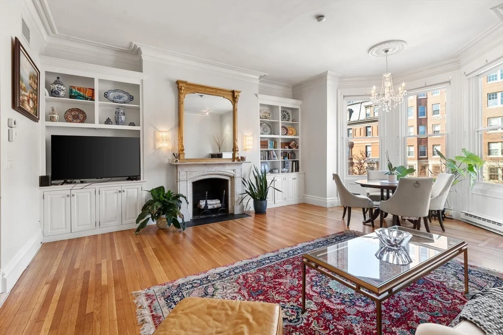 2 bed, 1 bath apartment for rent at 263 Beacon St Unit 3, Back Bay — photo 4 of 23
