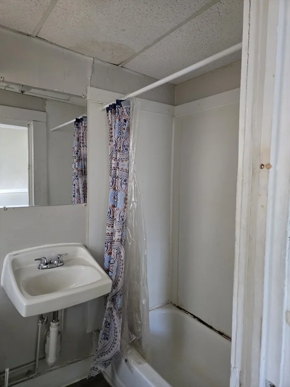 2 bed, 1 bath apartment for rent at 263 Elm St Unit 3L, Holyoke — photo 10 of 12