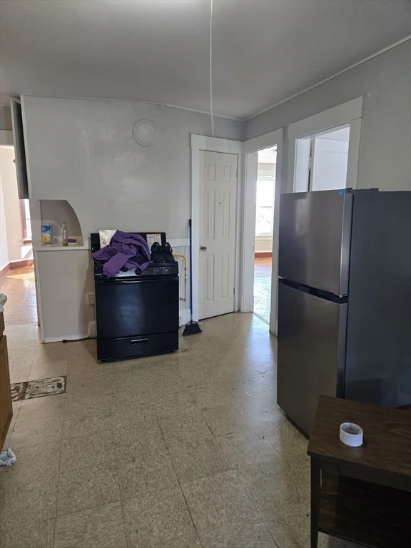 2 bed, 1 bath apartment for rent at 263 Elm St Unit 3L, Holyoke — photo 9 of 12