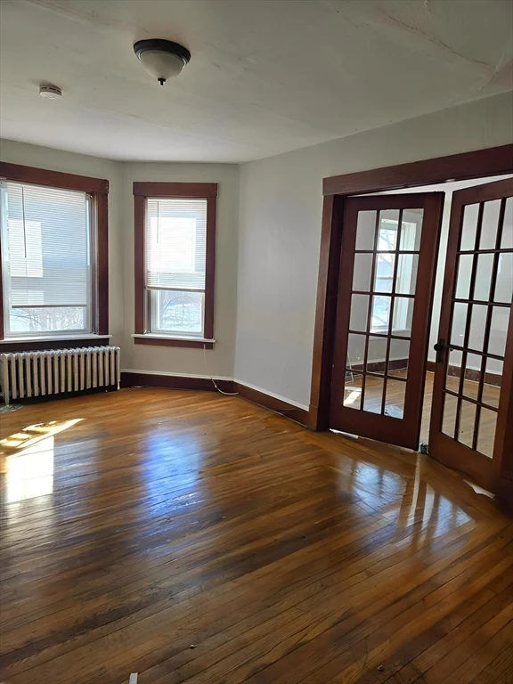 2 bed, 1 bath apartment for rent at 263 Elm St Unit 3L, Holyoke — photo 2 of 12