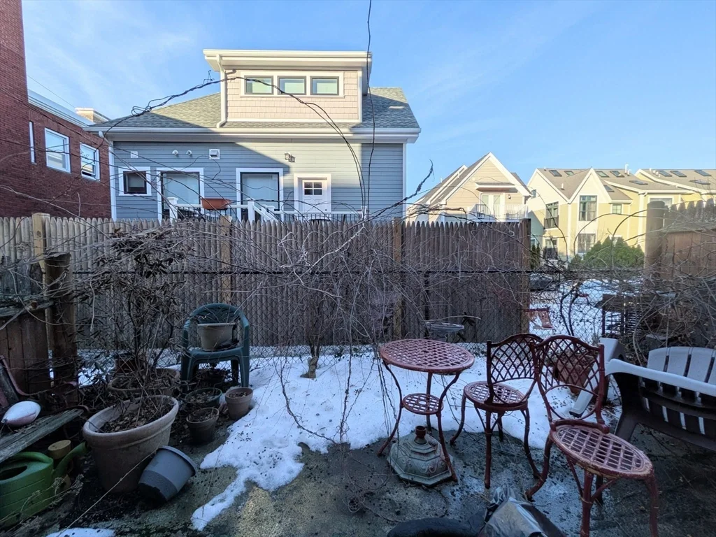 Studio bed, 1 bath apartment for rent at 263 Highland Ave Unit 1, Powder House Square — photo 4 of 8