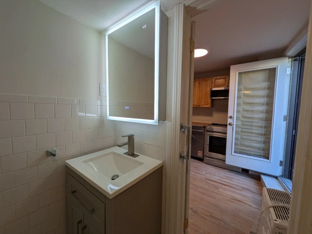Studio bed, 1 bath apartment for rent at 263 Highland Ave Unit 1, Powder House Square — photo 6 of 8
