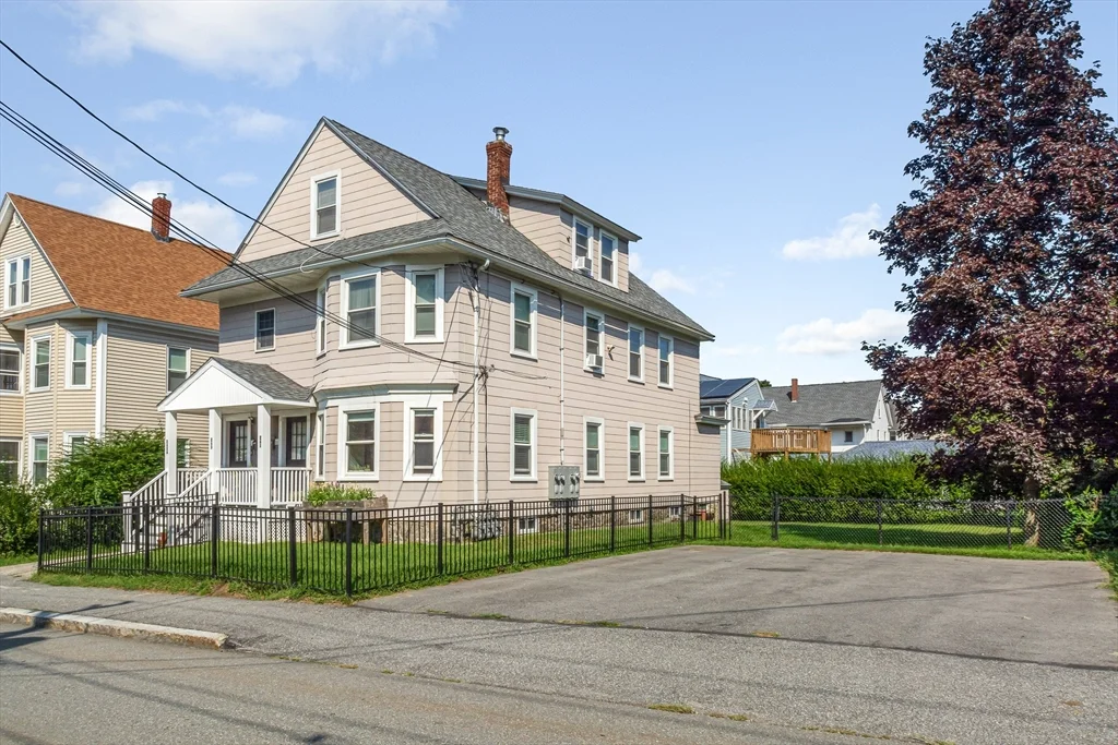 2 bed, 1 bath apartment for rent at 263 Middlesex Unit 2, North Andover