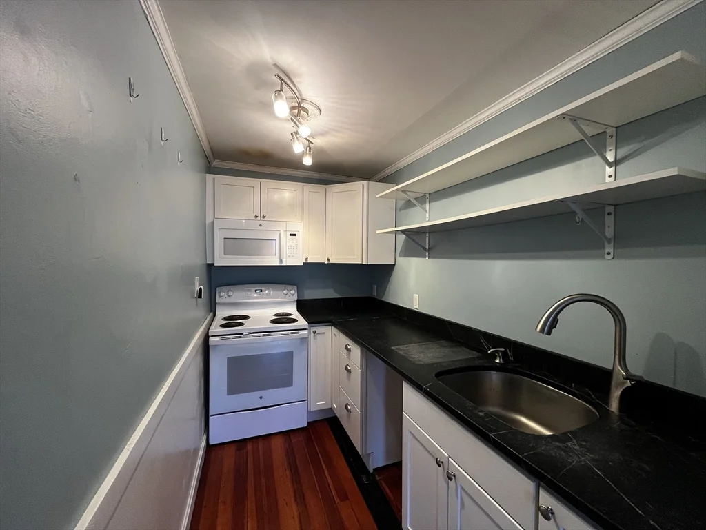2 bed, 1 bath apartment for rent at 263 Middlesex Unit 2, North Andover — photo 9 of 16