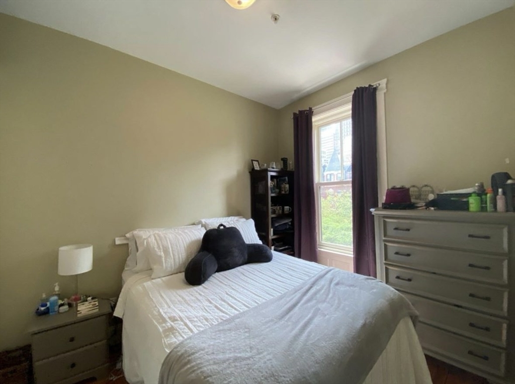 2 bed, 1 bath apartment for rent at 263 Newbury Unit 3, Back Bay — photo 6 of 10