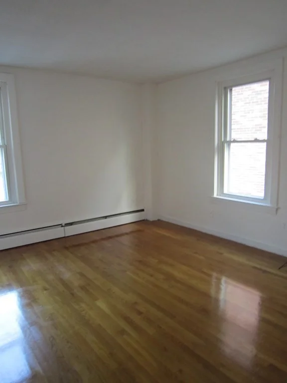 1 bed, 1 bath apartment for rent at 263 River Unit R-1, Banks Square — photo 6 of 8