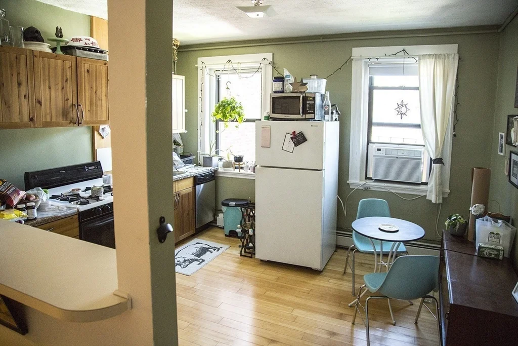 1 bed, 1 bath apartment for rent at 263 Shawmut Ave Unit 4, South End — photo 3 of 5