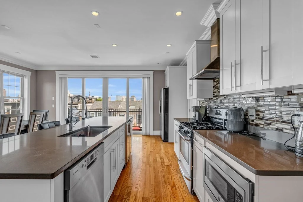 3 bed, 2 bath apartment for rent at 264 Athens St Unit 7, South Boston — photo 2 of 29