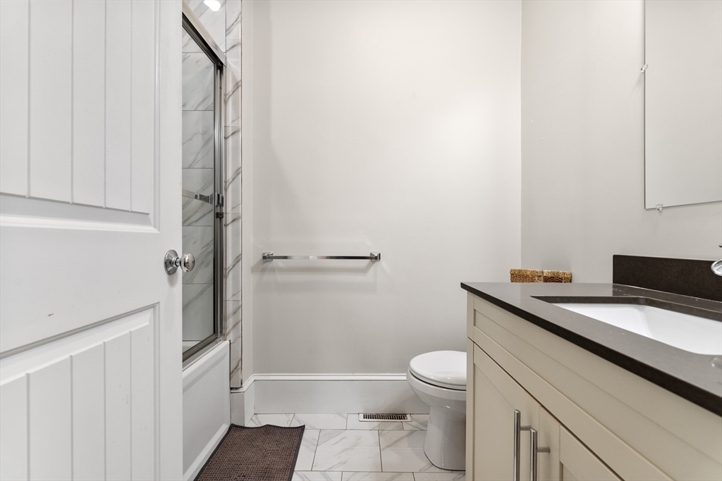 3 bed, 3 bath apartment for rent at 264 Athens Unit 2, South Boston — photo 15 of 23