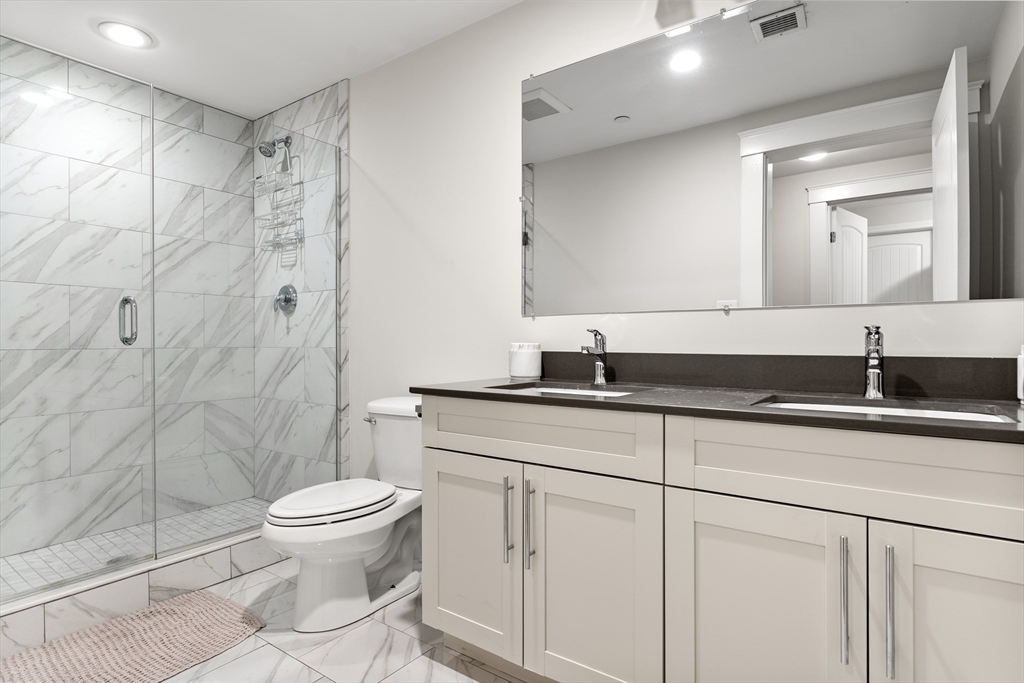 3 bed, 3 bath apartment for rent at 264 Athens Unit 2, South Boston — photo 17 of 23