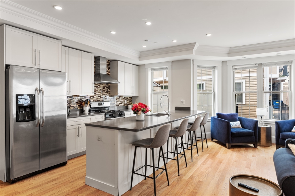 3 bed, 3 bath apartment for rent at 264 Athens Unit 2, South Boston — photo 3 of 23