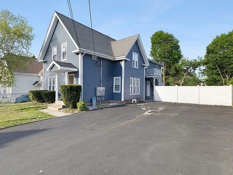 4 bed, 1 bath apartment for rent at 264 Belmont Ave Unit 1, Brockton — photo 2 of 21